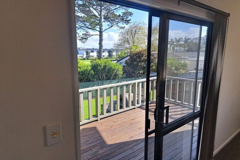 Photo of property in 26 Oakmont Place, Wattle Downs, Auckland, 2103