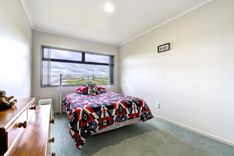 Photo of property in 22 Hollinger Place, Nawton, Hamilton, 3200