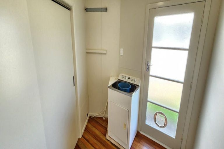 Photo of property in 2 Donnelly Street, Oakura, 4314