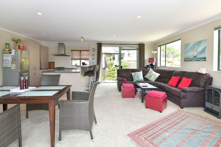 Photo of property in 11 Parkwood Crescent, Gulf Harbour, Whangaparaoa, 0930