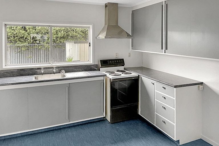 Photo of property in 13 Merton Crescent, Pirimai, Napier, 4112