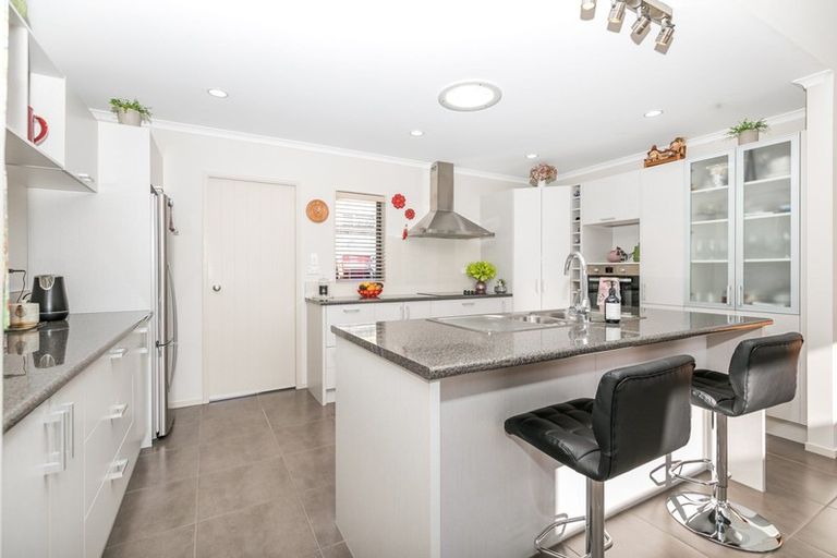 Photo of property in 2 Ruske Place, Grandview Heights, Hamilton, 3200