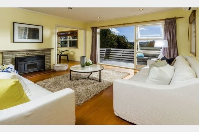 Photo of property in 37 Rosalind Road, Glenfield, Auckland, 0629