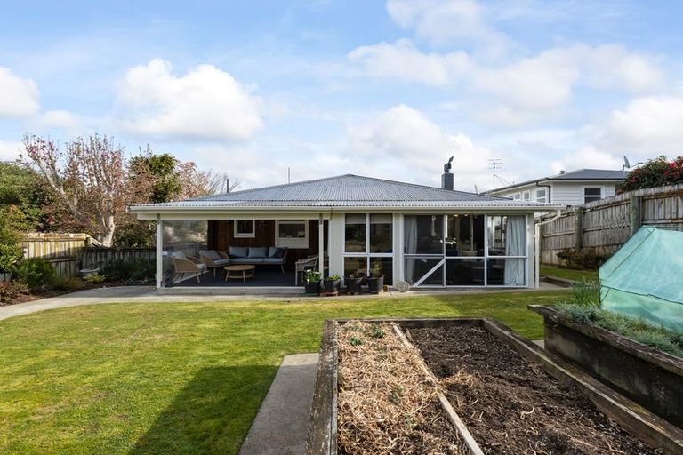 Photo of property in 27 Macarthur Street, Levin, 5510