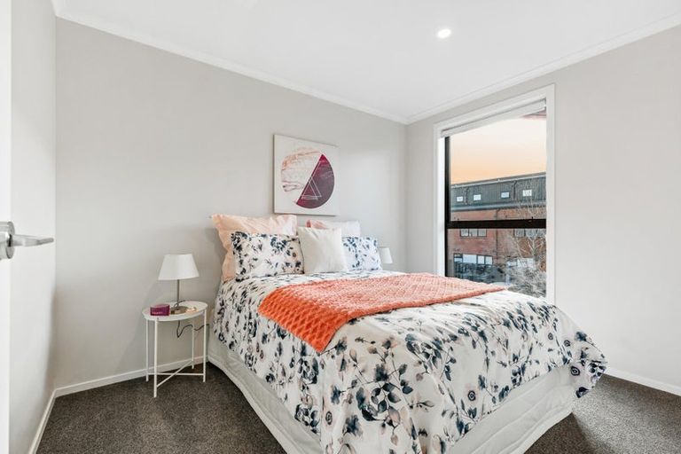 Photo of property in 12 Uku Lane, Hobsonville, Auckland, 0616