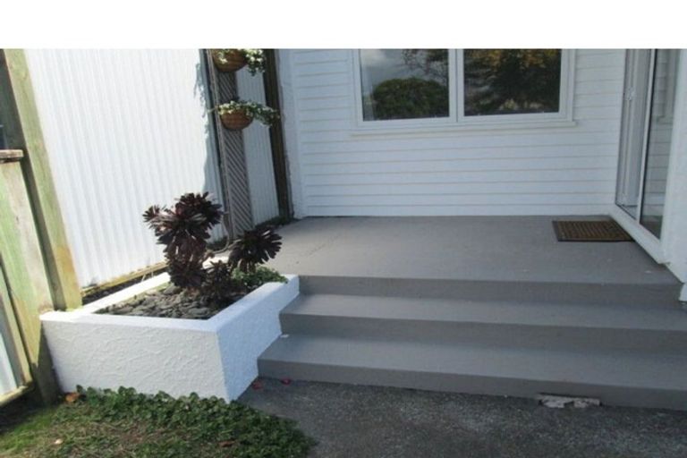 Photo of property in 4 Huia Place, Levin, 5510