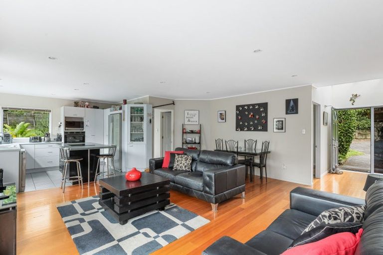 Photo of property in 37 Vista Motu, Red Beach, 0932