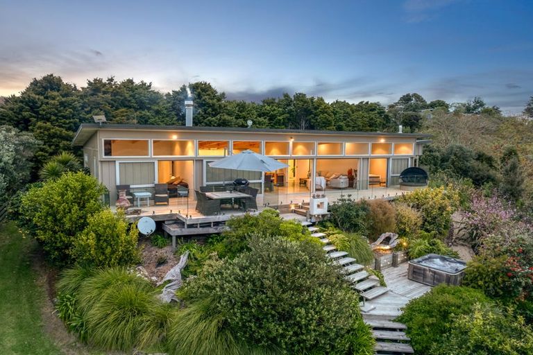 Photo of property in 143 Saqa Way, Matapouri, Whangarei, 0173