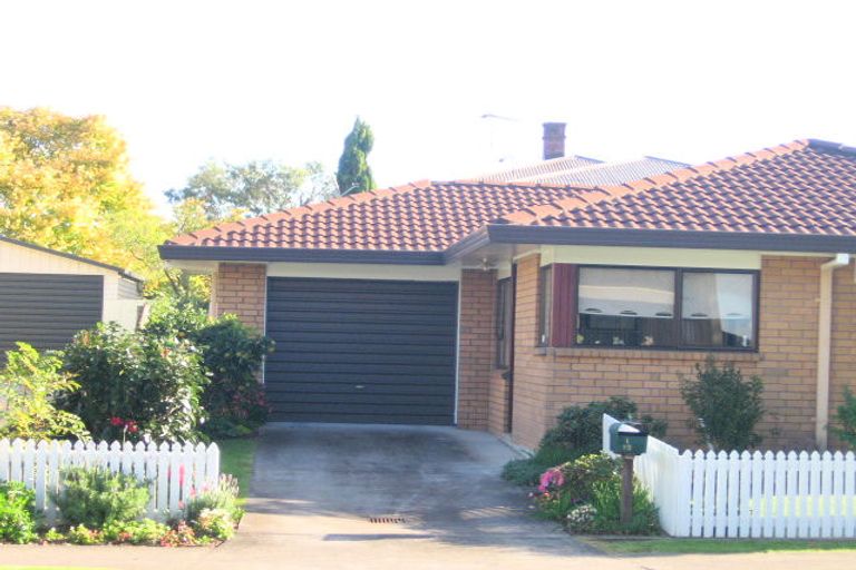 Photo of property in 2/13 Landscape Road, Papatoetoe, Auckland, 2025