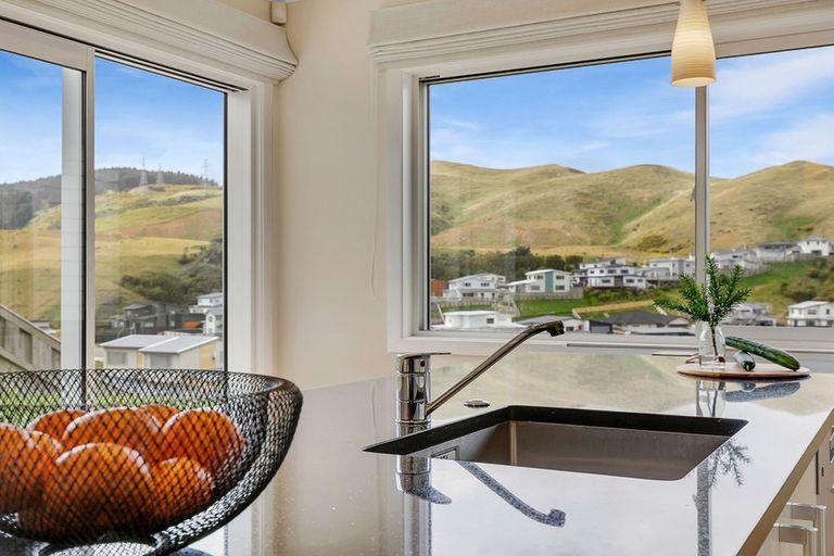 Photo of property in 44 Melksham Drive, Churton Park, Wellington, 6037