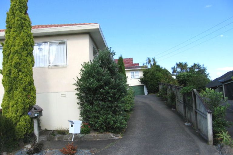 Photo of property in 2/56 Howard Road, Northcote, Auckland, 0627