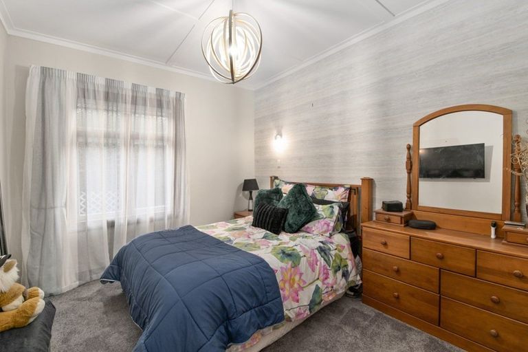 Photo of property in 1070 Queen Street East, Levin, 5510