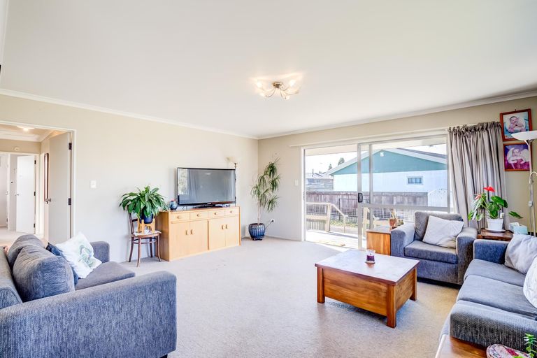 Photo of property in 8 Blomfield Street, Nawton, Hamilton, 3200