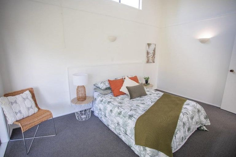 Photo of property in 2 Puketiro Place, Paihia, 0200