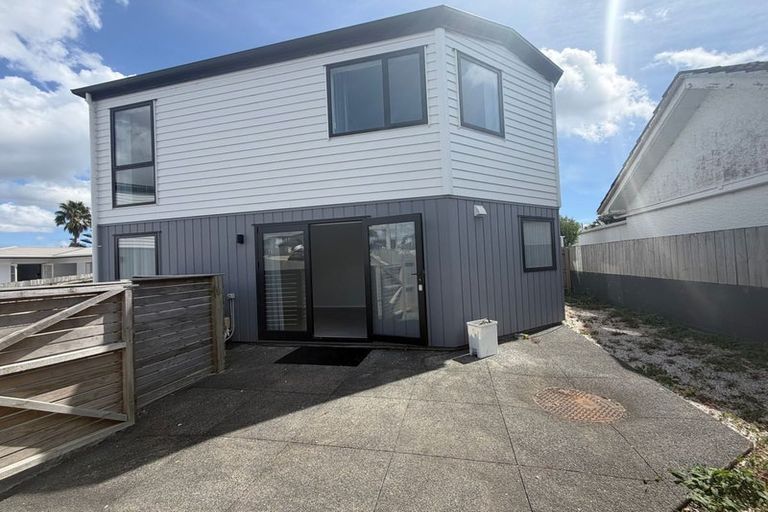 Photo of property in 8 Whangamaru Way, Papakura, 2110