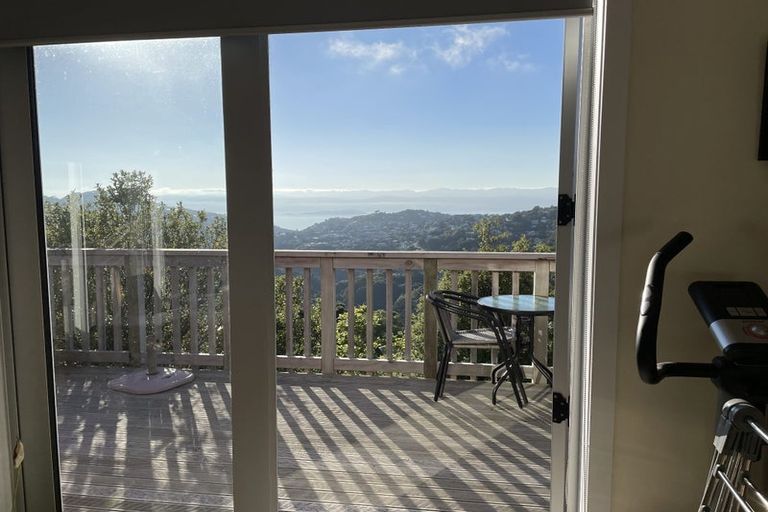 Photo of property in 5b Oldham Way, Crofton Downs, Wellington, 6035