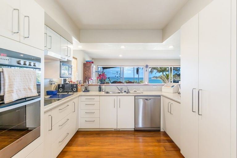 Photo of property in 1 Hurdlow Place, Manly, Whangaparaoa, 0930