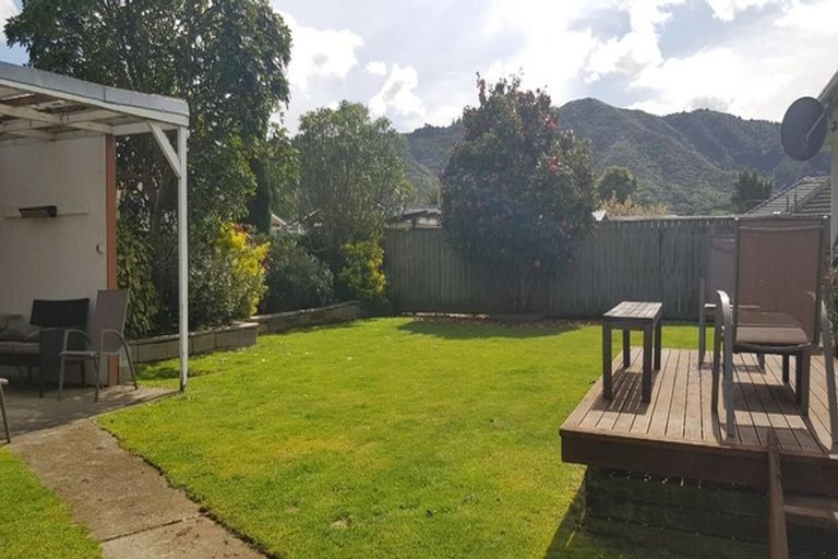 Photo of property in 15 Charles Street, Clouston Park, Upper Hutt, 5018
