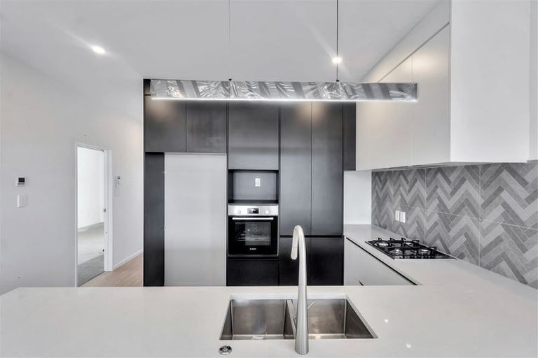 Photo of property in 12 Woven Place, Karaka, Papakura, 2113