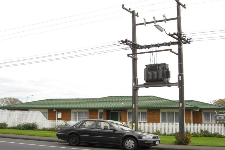 Photo of property in 1/210 Mangorei Road, Merrilands, New Plymouth, 4312