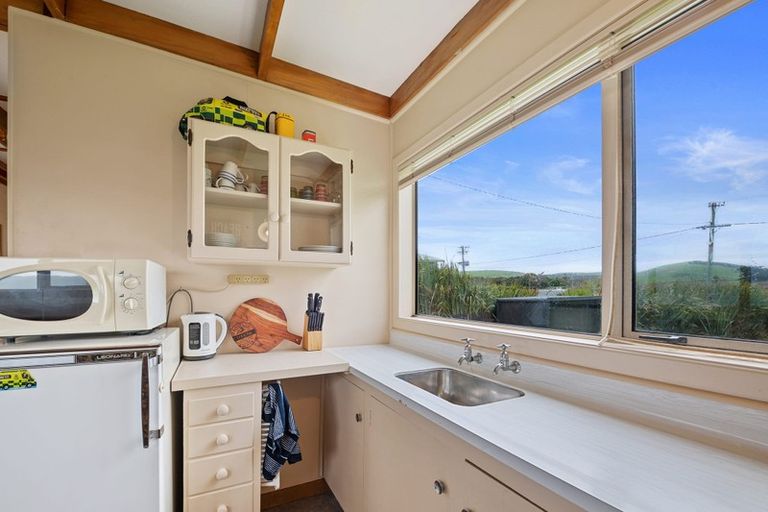 Photo of property in 511 Waikawa-curio Bay Road, Curio Bay, Tokanui, 9884