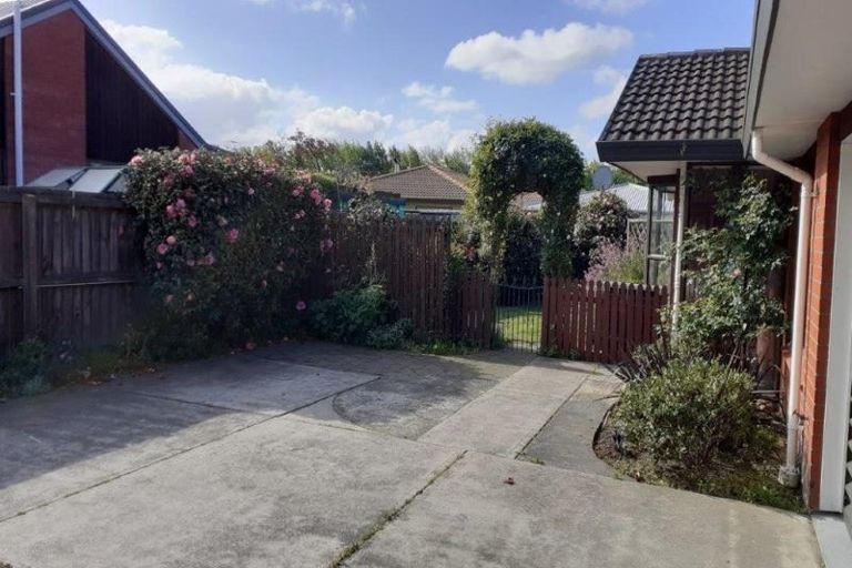 Photo of property in 2/38 Greenock Street, Redwood, Christchurch, 8051