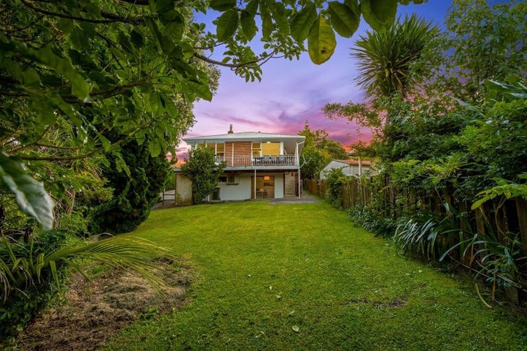 Photo of property in 19 Mcclintock Road, Massey, Auckland, 0614