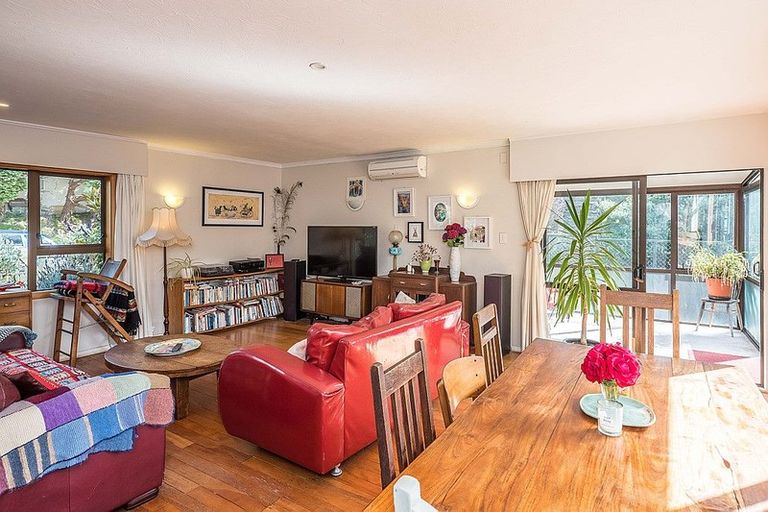 Photo of property in 1 Herbert Avenue, Raumati South, Paraparaumu, 5032