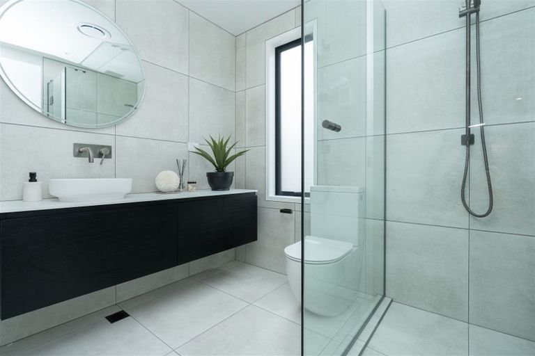 Photo of property in 2/23 Strowan Avenue, Fairfield, Hamilton, 3214