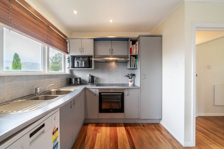 Photo of property in 69 Moeraki Road, Maoribank, Upper Hutt, 5018