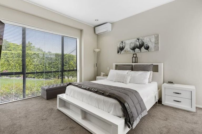 Photo of property in 29 Wiltshire Place, Somerville, Auckland, 2014