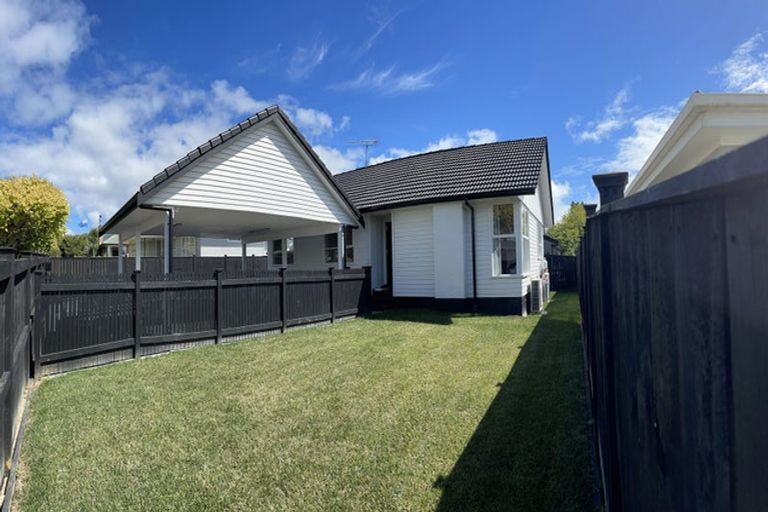 Photo of property in 3 Ussher Place, Pakuranga Heights, Auckland, 2010