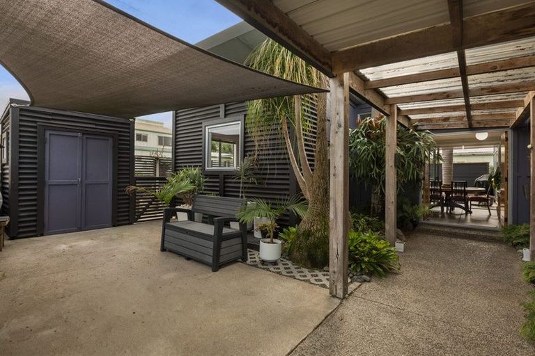 Photo of property in 32 Roretana Drive, Athenree, Waihi Beach, 3177