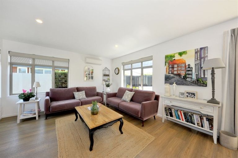 Photo of property in 2/36 Tuckers Road, Redwood, Christchurch, 8051