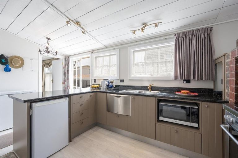 Photo of property in 102 Point Road, Monaco, Nelson, 7011