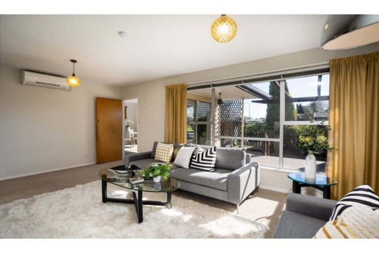 Photo of property in 12 Oldham Crescent, Halswell, Christchurch, 8025