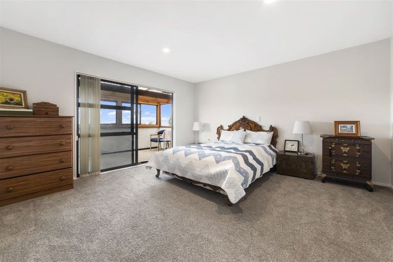 Photo of property in 181 Carlisle Road, Northcross, Auckland, 0632