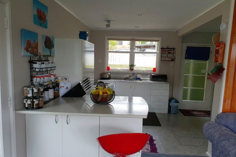 Photo of property in 51b Mana View Road, Paremata, Porirua, 5026