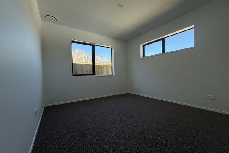 Photo of property in 21 Rushland Road, Jacks Point, 9371