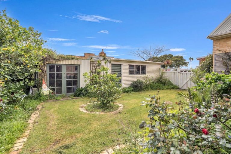 Photo of property in 190 Great South Road, Huntly, 3700