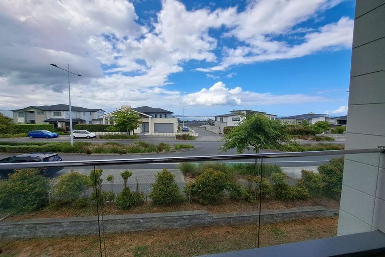 Photo of property in 48 Te Oneroa Way, Long Bay, Auckland, 0630