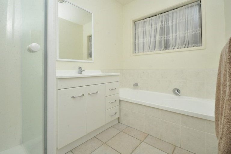 Photo of property in 11a Carnoustie Drive, Wattle Downs, Auckland, 2103