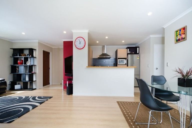 Photo of property in 21 Richfield Crescent, Westgate, Auckland, 0614