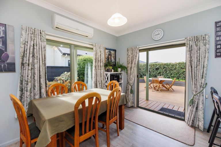 Photo of property in 25 Pirie Street, Palmerston North, 4410