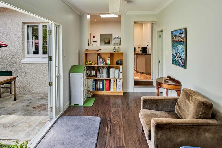 Photo of property in 10 York Street, Moera, Lower Hutt, 5010