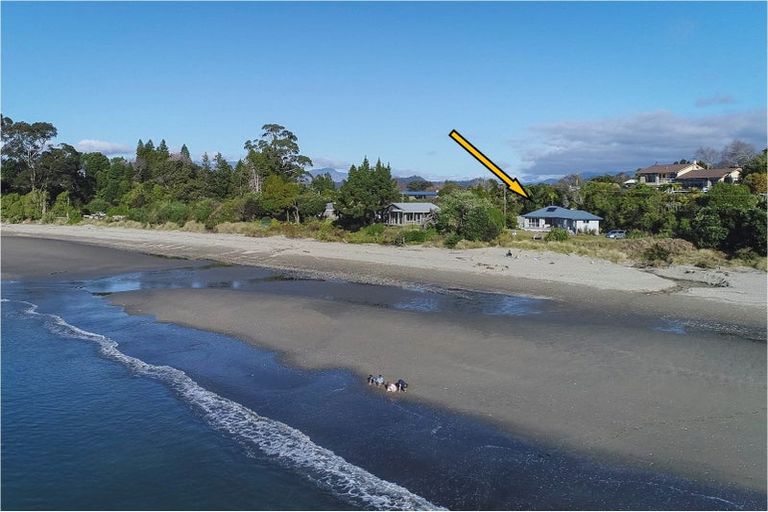 Photo of property in 221 Patons Rock Road, Patons Rock, Takaka, 7182