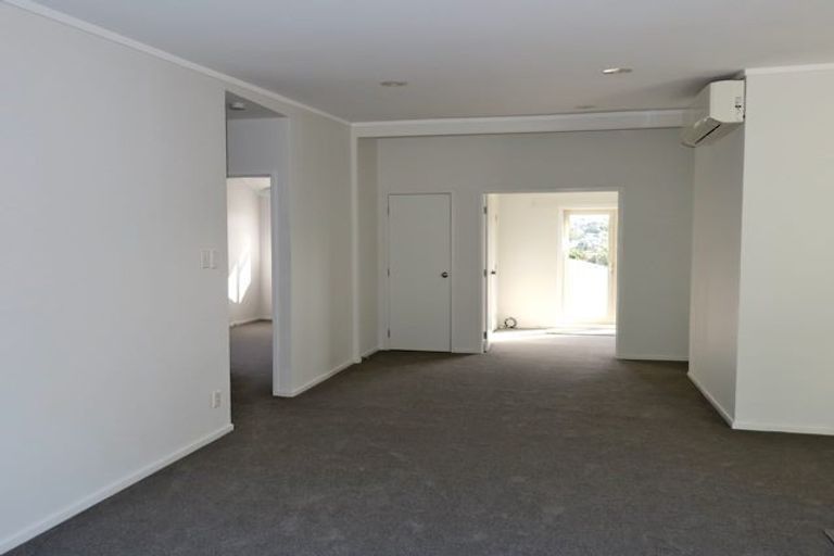 Photo of property in 23a Scarboro Terrace, Murrays Bay, Auckland, 0630