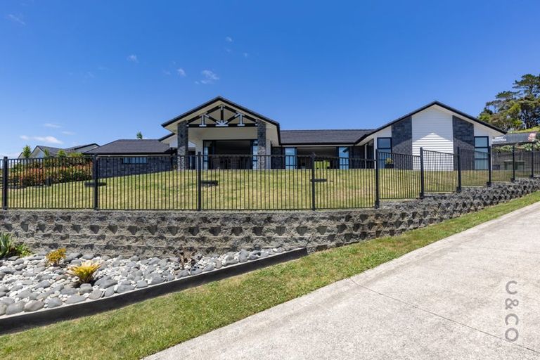 Photo of property in 104 Solan Drive, Waimauku, 0812