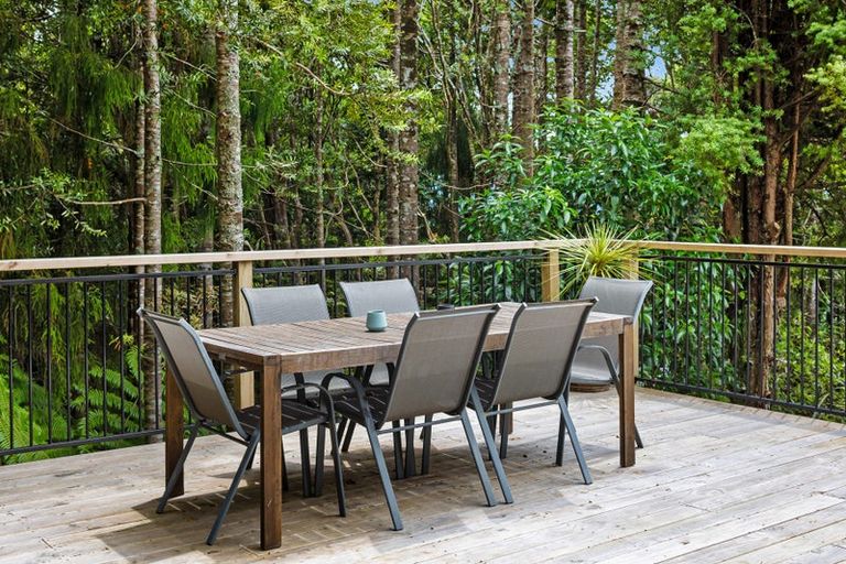 Photo of property in 130 Opanuku Road, Henderson Valley, Auckland, 0612