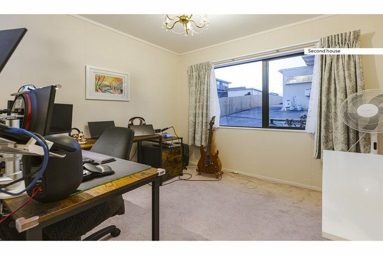 Photo of property in 107 Pah Road, Cockle Bay, Auckland, 2014